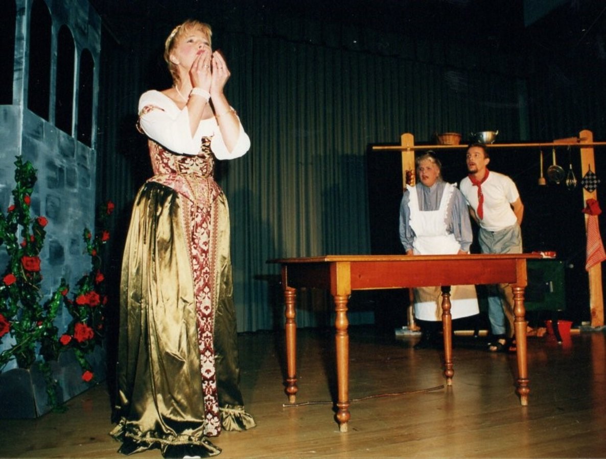 Dornröschen, 2000